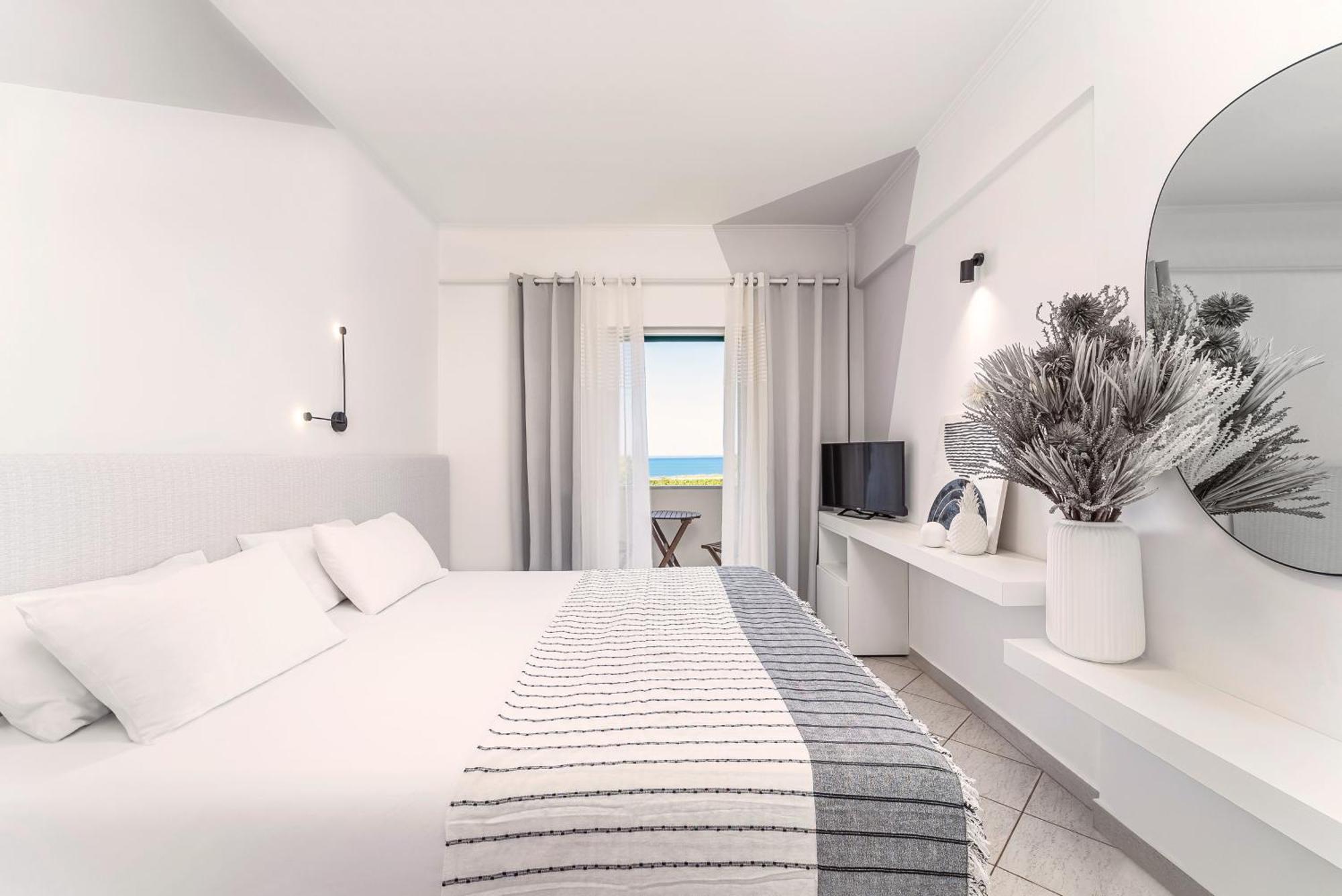 San Giovanni Beach Resort And Suites Agios Ioannis  Bilik gambar